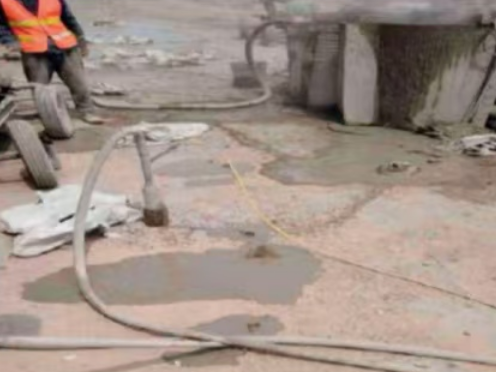 筠连水泥混凝土路面板底注浆技术 路面脱空注浆整治方案